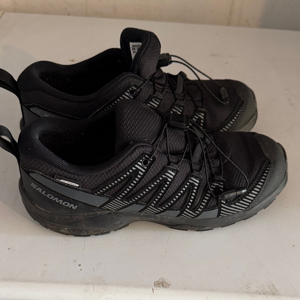 Salomon Men's Black Athletic Trail Shoes